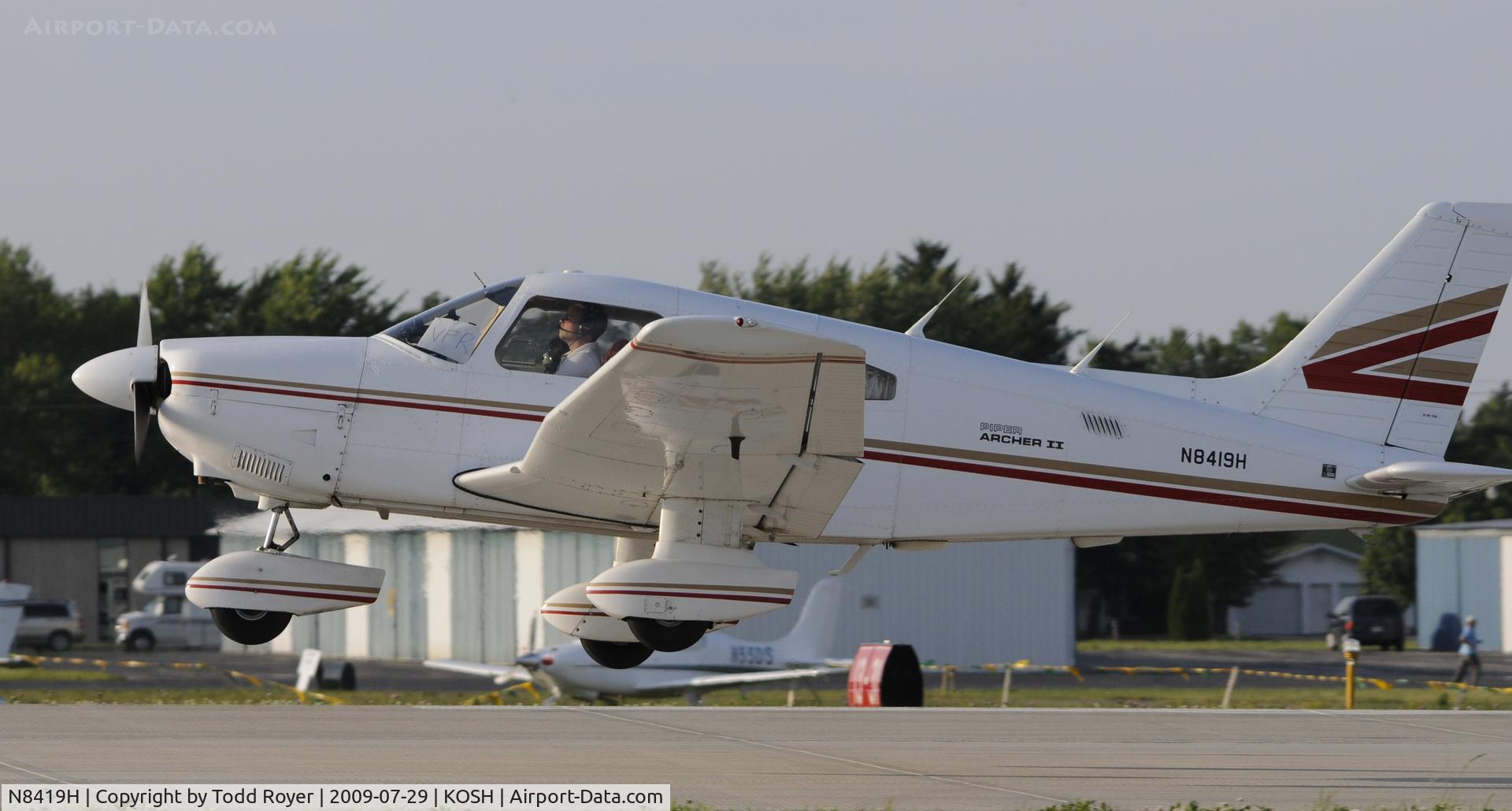 N8419H, 1981 Piper PA-28-181 C/N 28-8190291, EAA AIRVENTURE 2009