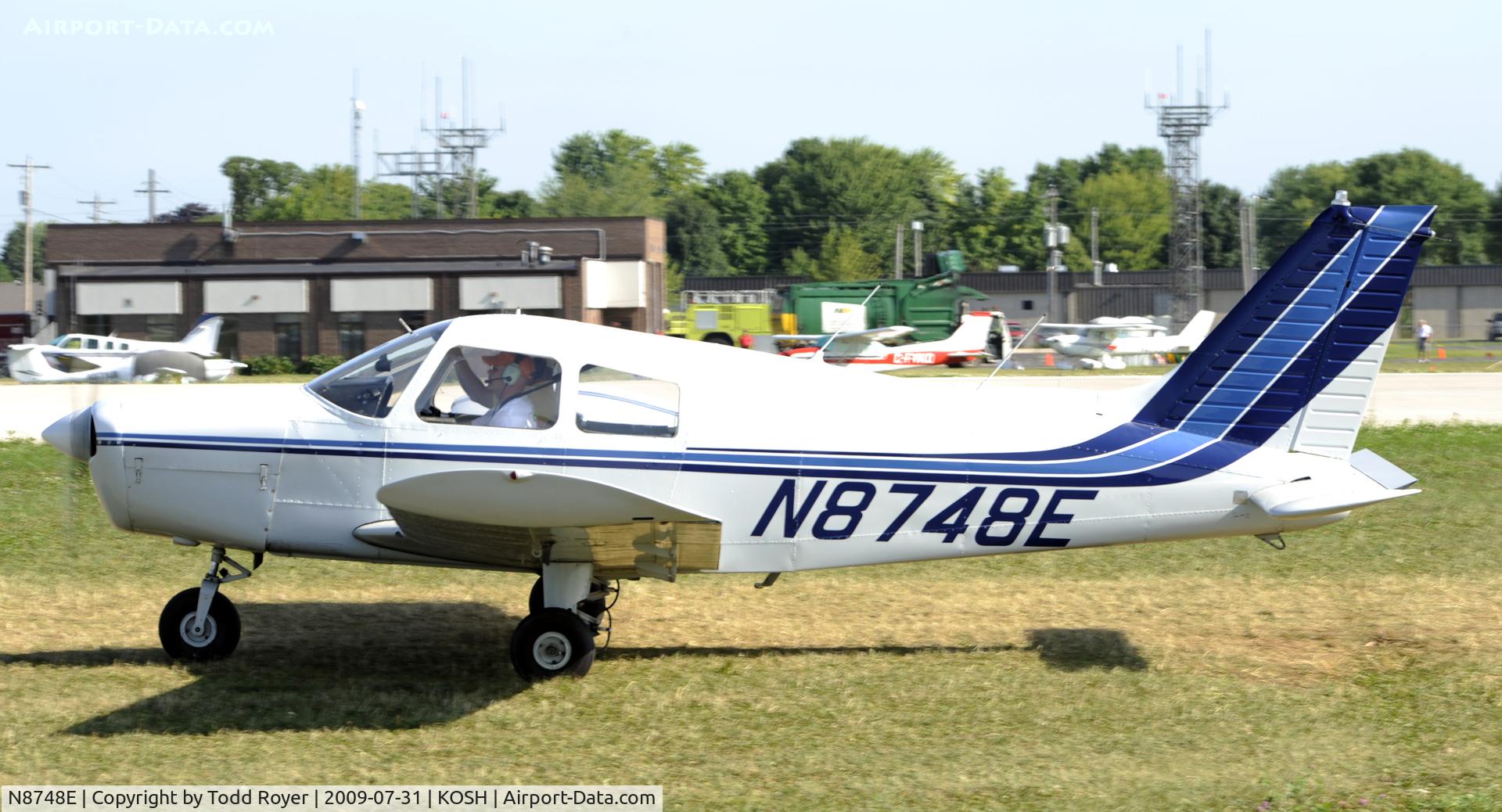 N8748E, 1976 Piper PA-28-140 C/N 28-7625154, EAA AIRVENTURE 2009