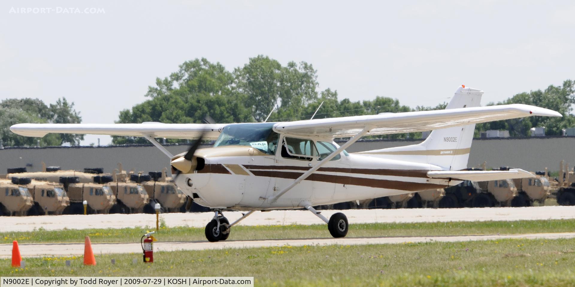 N9002E, 1979 Cessna 172N C/N 17272214, EAA AIRVENTURE 2009