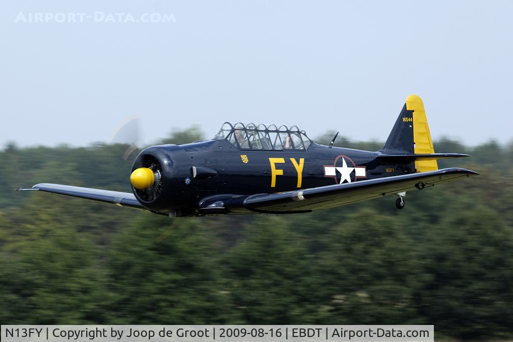 N13FY, 1942 North American AT-6A Texan C/N 78-6922, High speed low pass during the 2009 old-timer fly-in.