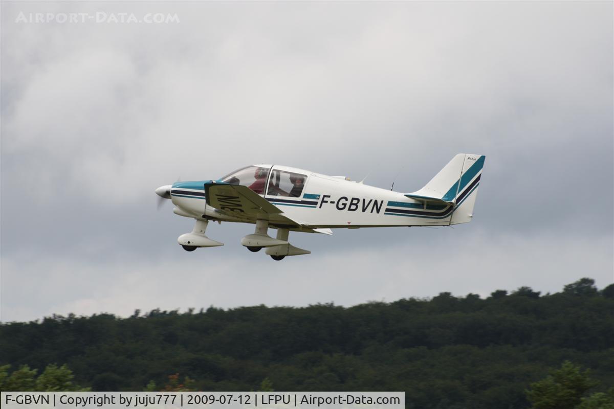 F-GBVN, 1979 Robin DR-400-180 Regent C/N 1408, use display at Moret