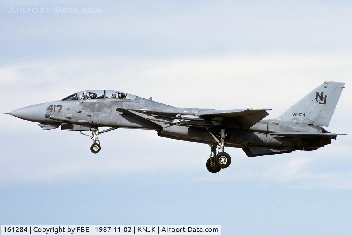 161284, Grumman F-14A-115-GR C/N 410, short final at NAF El Centro