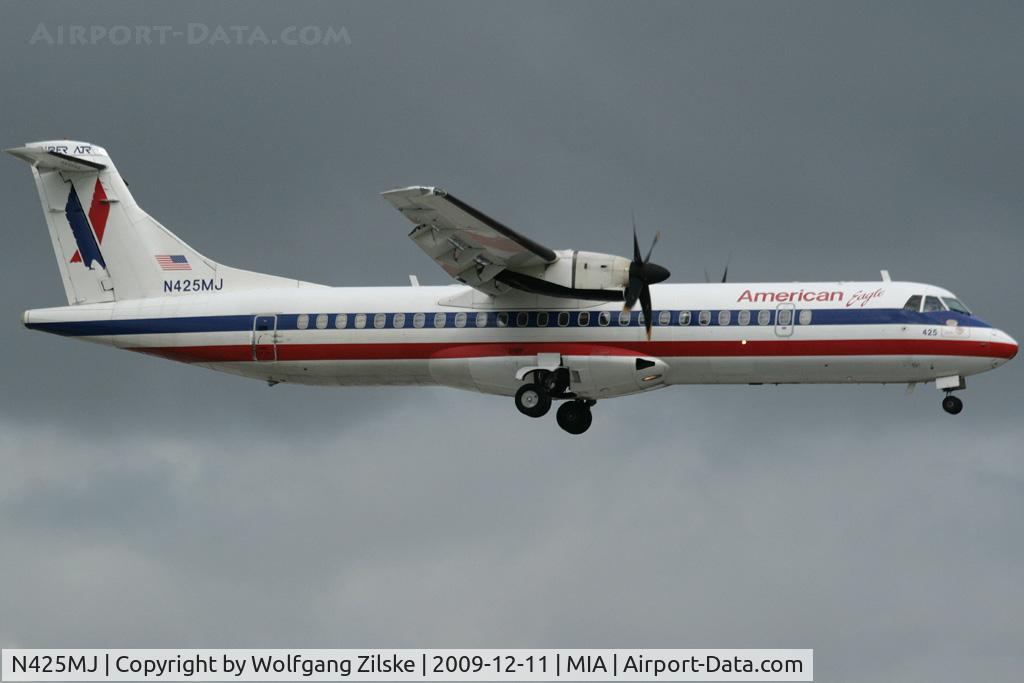 N425MJ, 1994 ATR 72-212 C/N 425, visitor
