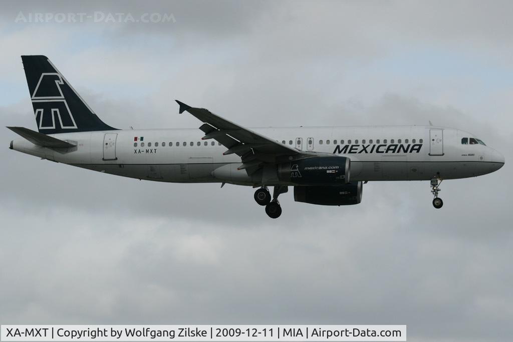 XA-MXT, Airbus A320-231 C/N 0260, visitor