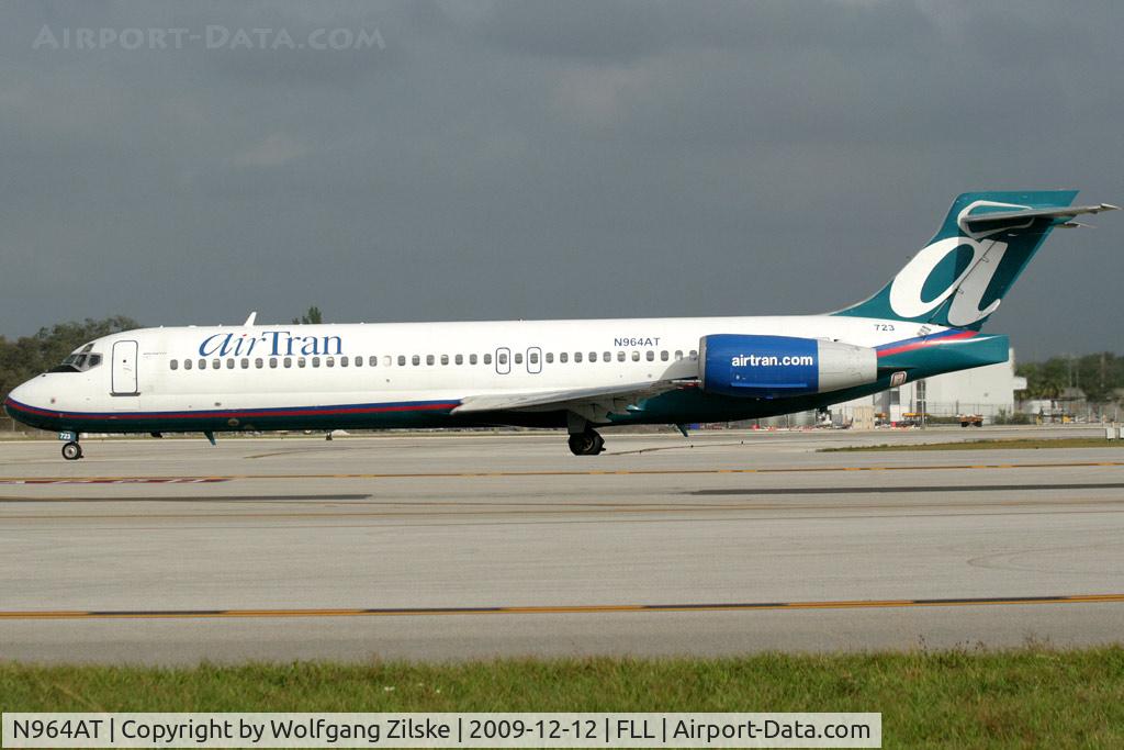 N964AT, 2001 Boeing 717-200 C/N 55025, visitor