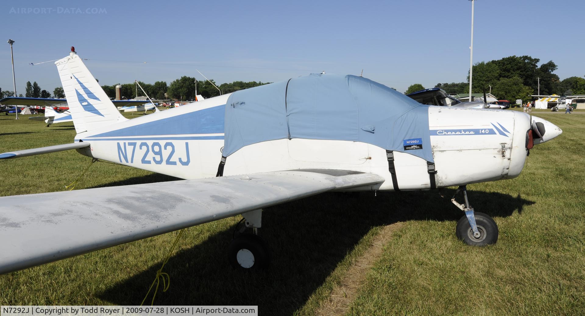 N7292J, 1968 Piper PA-28-140 C/N 28-24645, EAA AIRVENTURE 2009