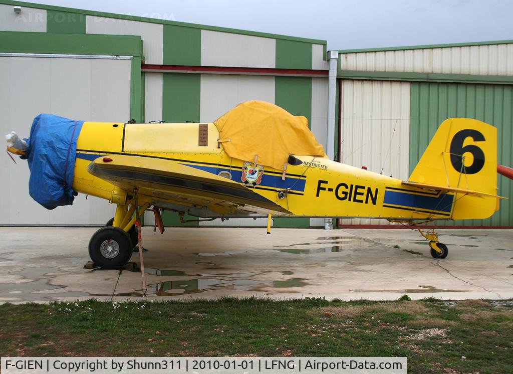 F-GIEN, Ayres S2R Thrush Commander C/N 2088R, Parked here...