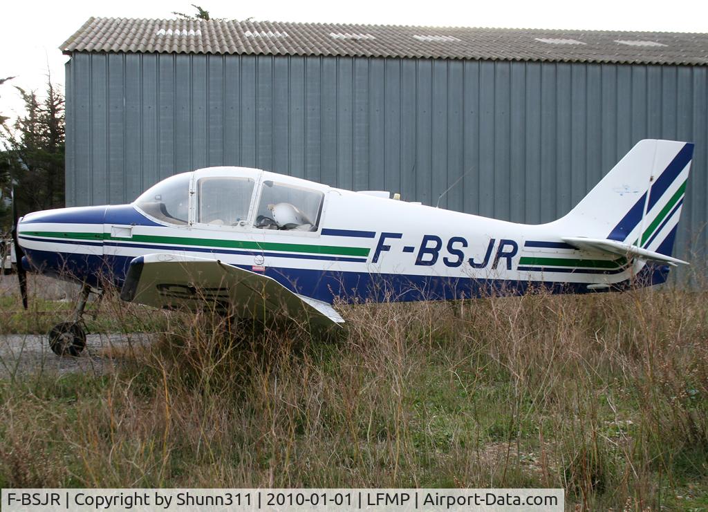 F-BSJR, Robin DR-300-108 2+2 C/N 514, Parked here...