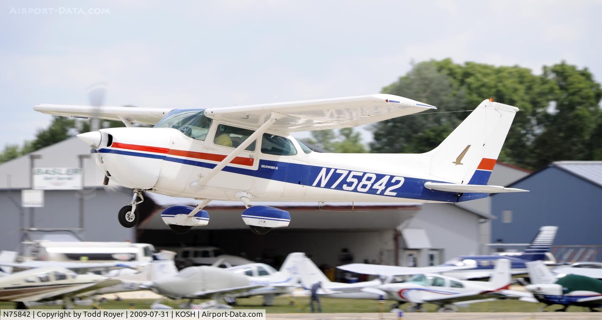 N75842, 1976 Cessna 172N C/N 17267997, EAA AIRVENTURE 2009