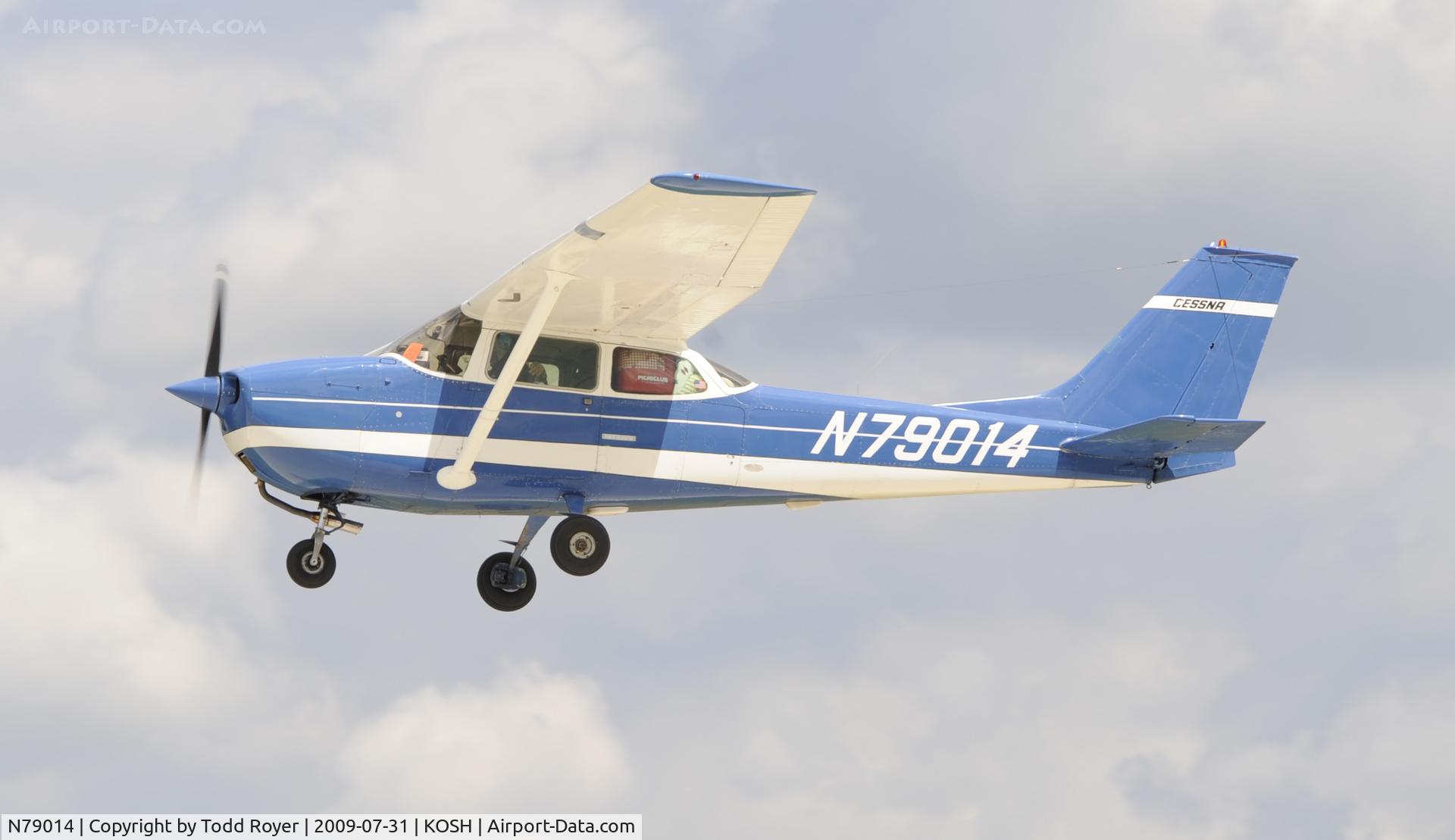 N79014, 1968 Cessna 172K Skyhawk C/N 17257811, EAA AIRVENTURE 2009