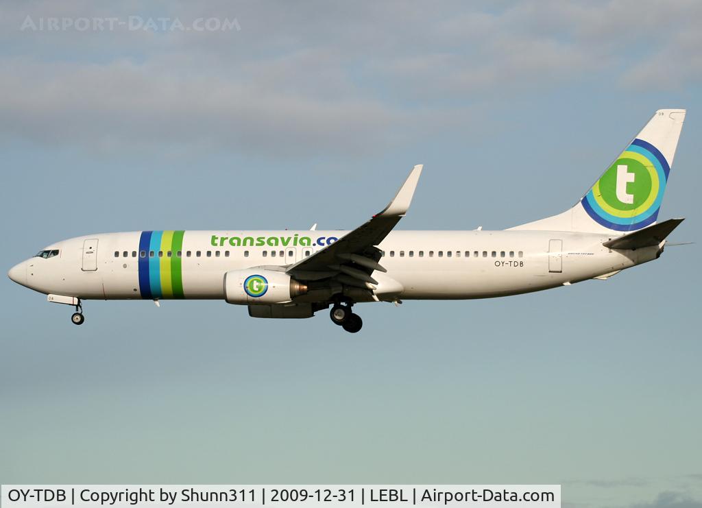 OY-TDB, 2002 Boeing 737-8K2 C/N 30650, Landing rwy 25R