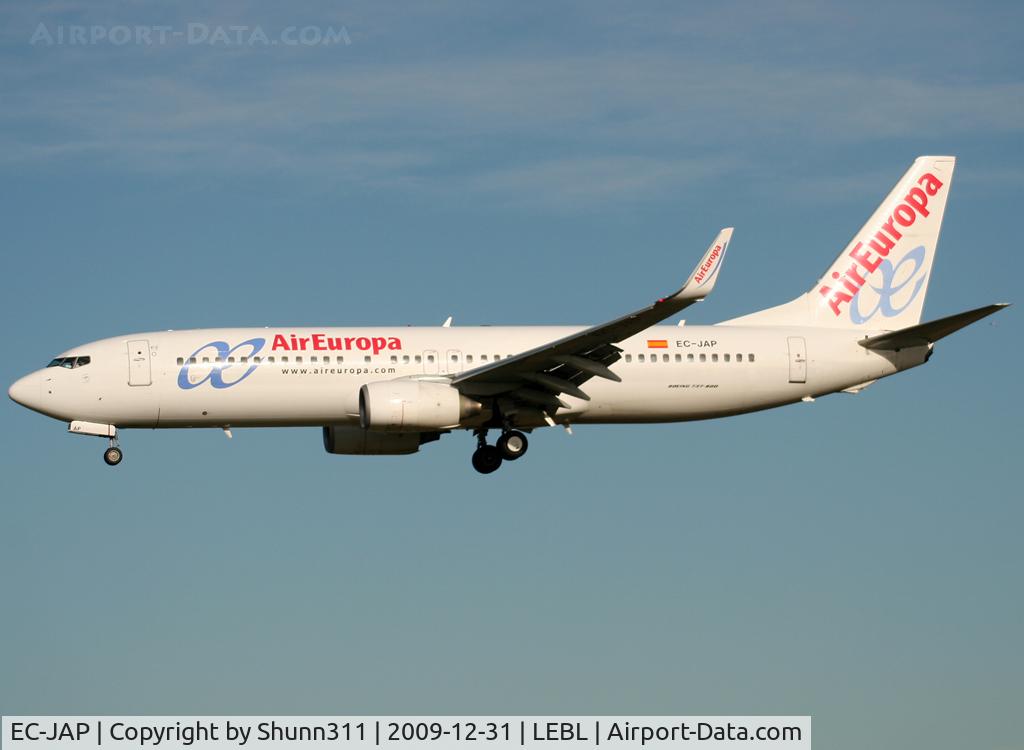 EC-JAP, 2004 Boeing 737-85P C/N 33971, Landing rwy 25R now with winglets