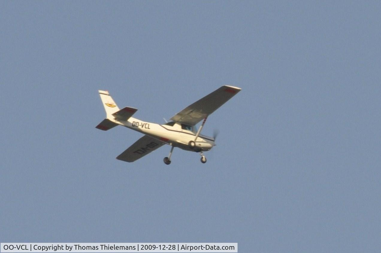 OO-VCL, 1987 Reims FA152 Aerobat C/N 0423, above Meise