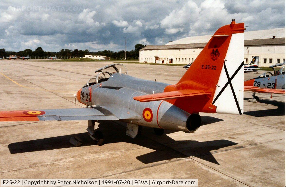E25-22, CASA C-101EB Aviojet C/N EB01-22-022, Aviojet of the Spanish Air Force aerial display team at the 1991 Intnl Air Tattoo at RAF Fairford.