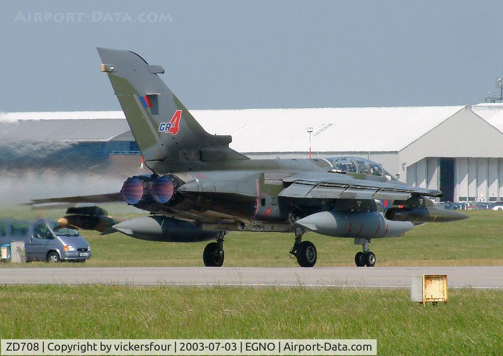 ZD708, 1984 Panavia Tornado GR.4 C/N 321/BS112/3149, BAe Trials Fleet Tornado GR4 (c/n BS112), one of two jets to wear this scheme.