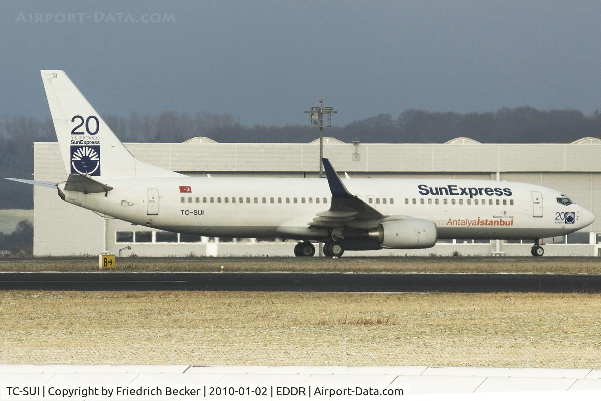 TC-SUI, 2003 Boeing 737-8CX C/N 32367, SunExpress B737-800 taxying to the terminal