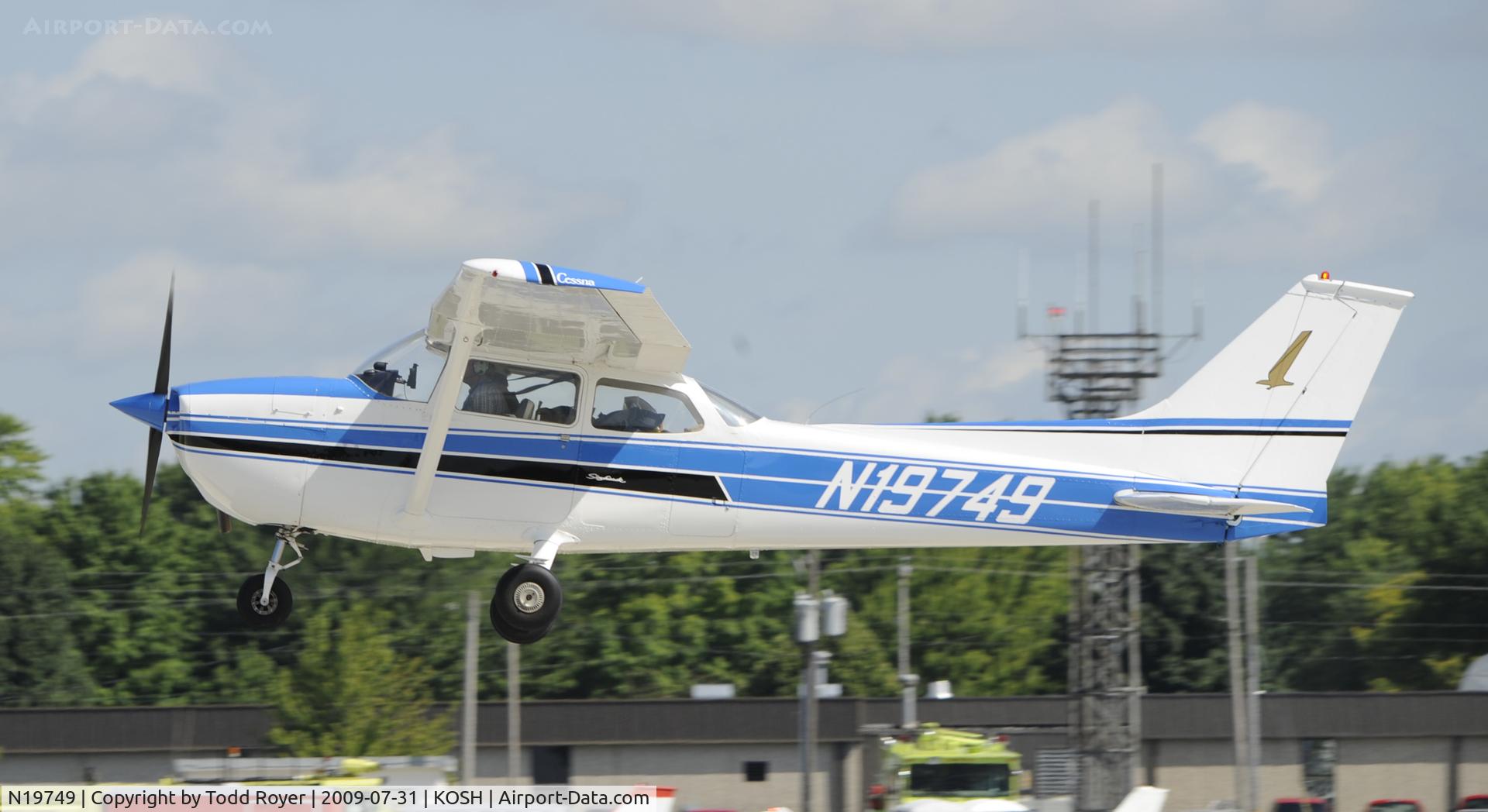N19749, 1972 Cessna 172L C/N 17260720, EAA AIRVENTURE 2009