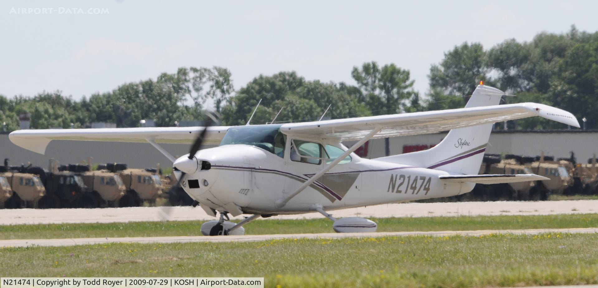 N21474, 1972 Cessna 182P Skylane C/N 18261654, EAA AIRVENTURE 2009