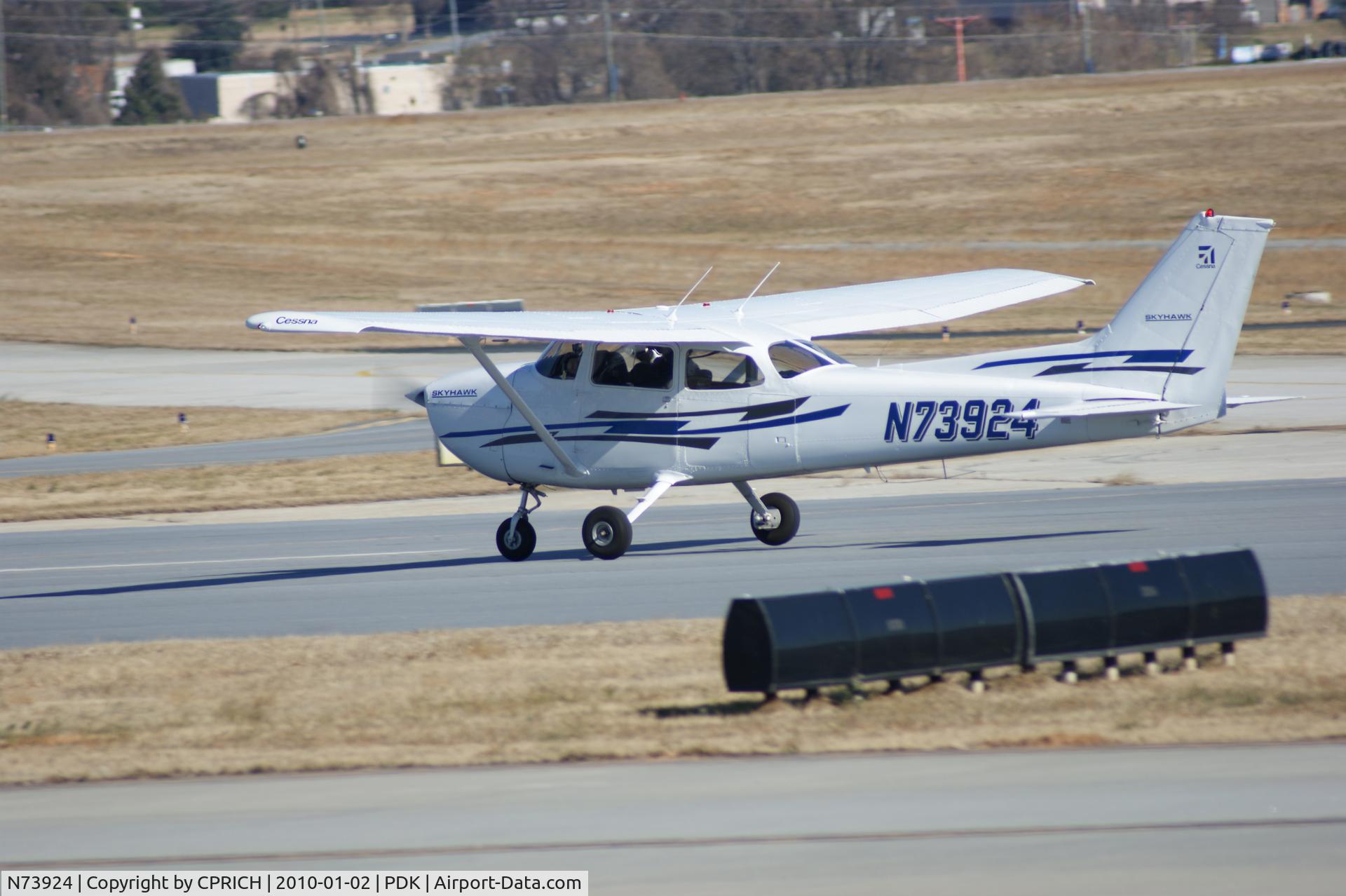 N73924, 1976 Cessna 172N C/N 17267748, A cold day at PDK
