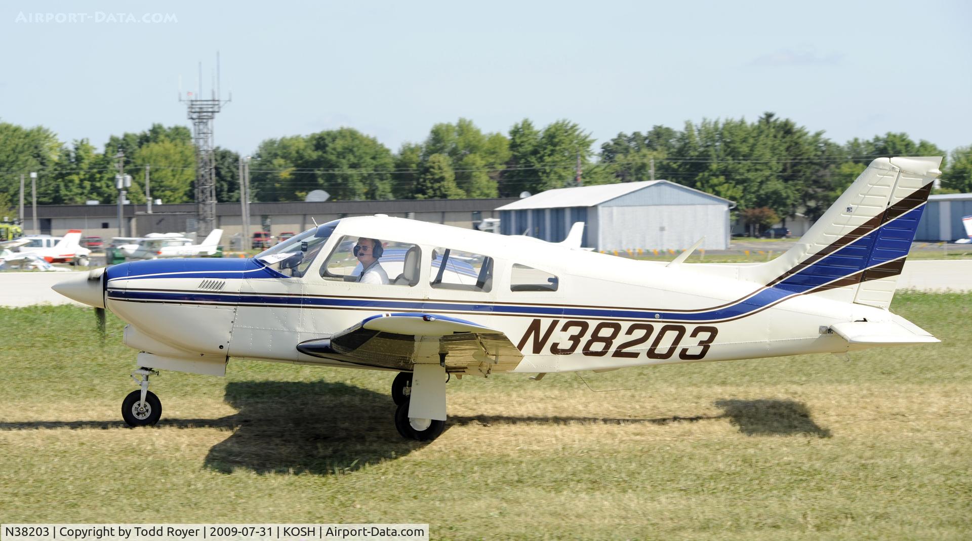 N38203, 1977 Piper PA-28R-201T Cherokee Arrow III C/N 28R-7703189, EAA AIRVENTURE 2009
