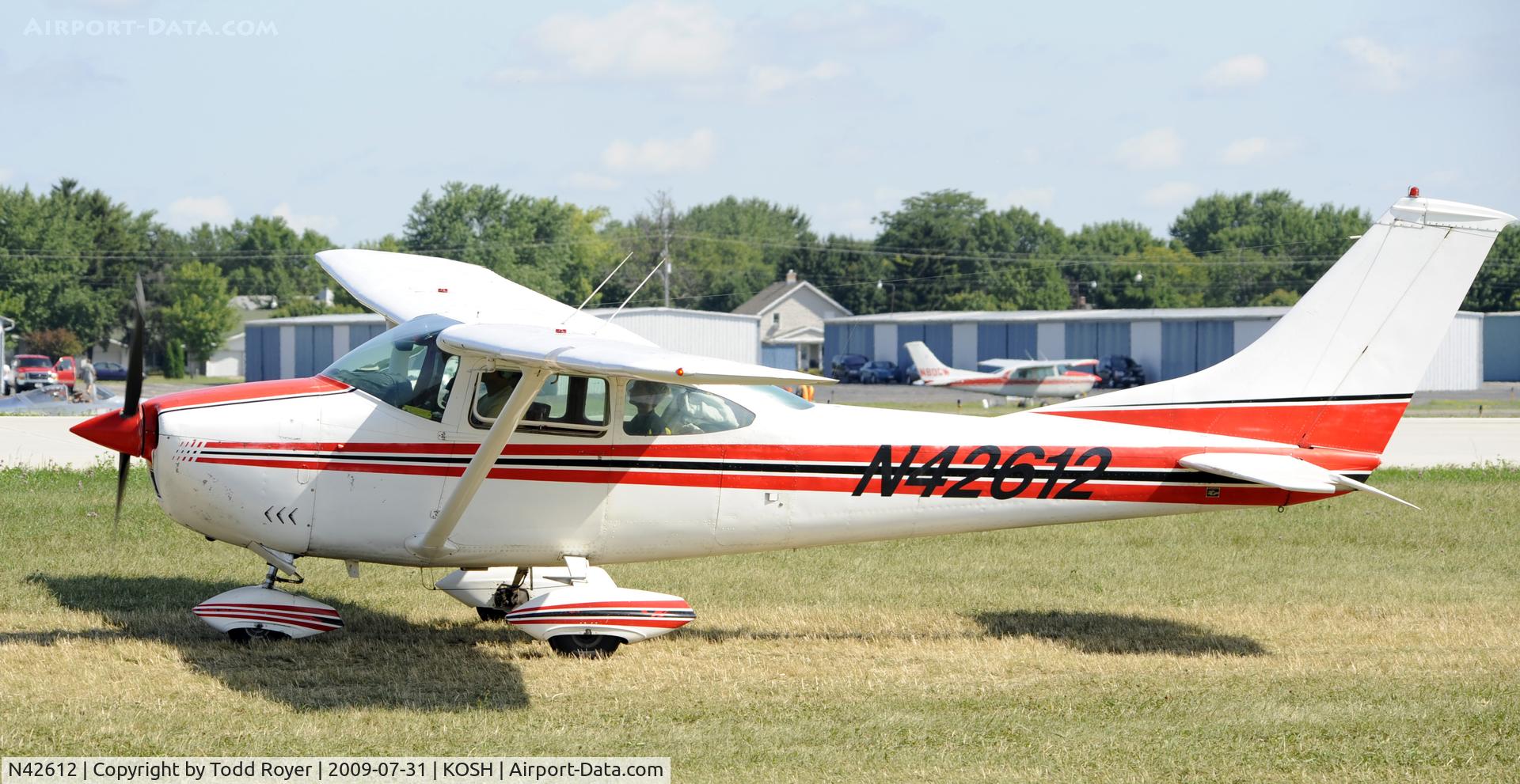 N42612, 1968 Cessna 182L Skylane C/N 18259105, EAA AIRVENTURE 2009