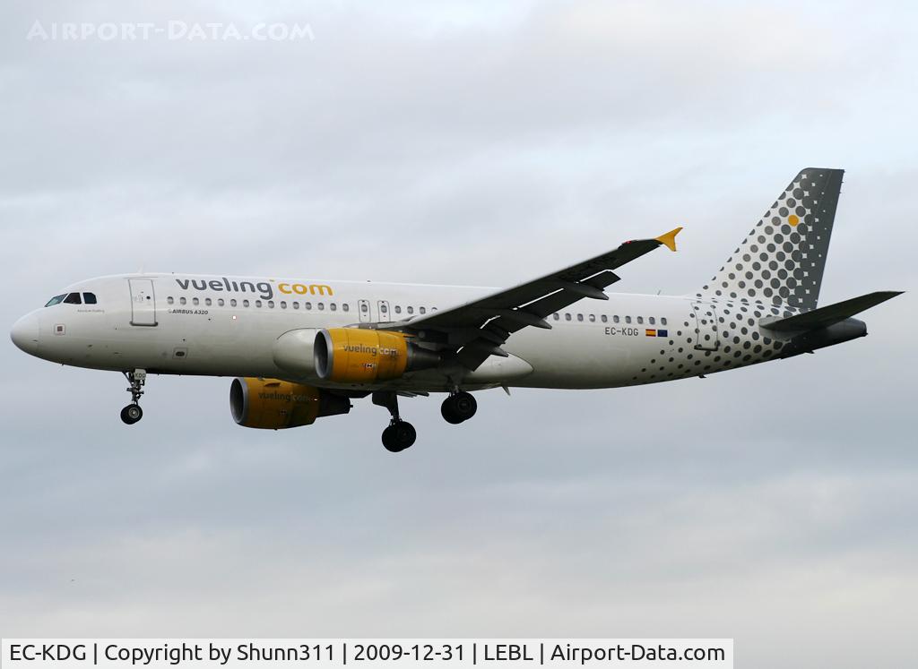 EC-KDG, 2007 Airbus A320-214 C/N 3095, Landing rwy 25R