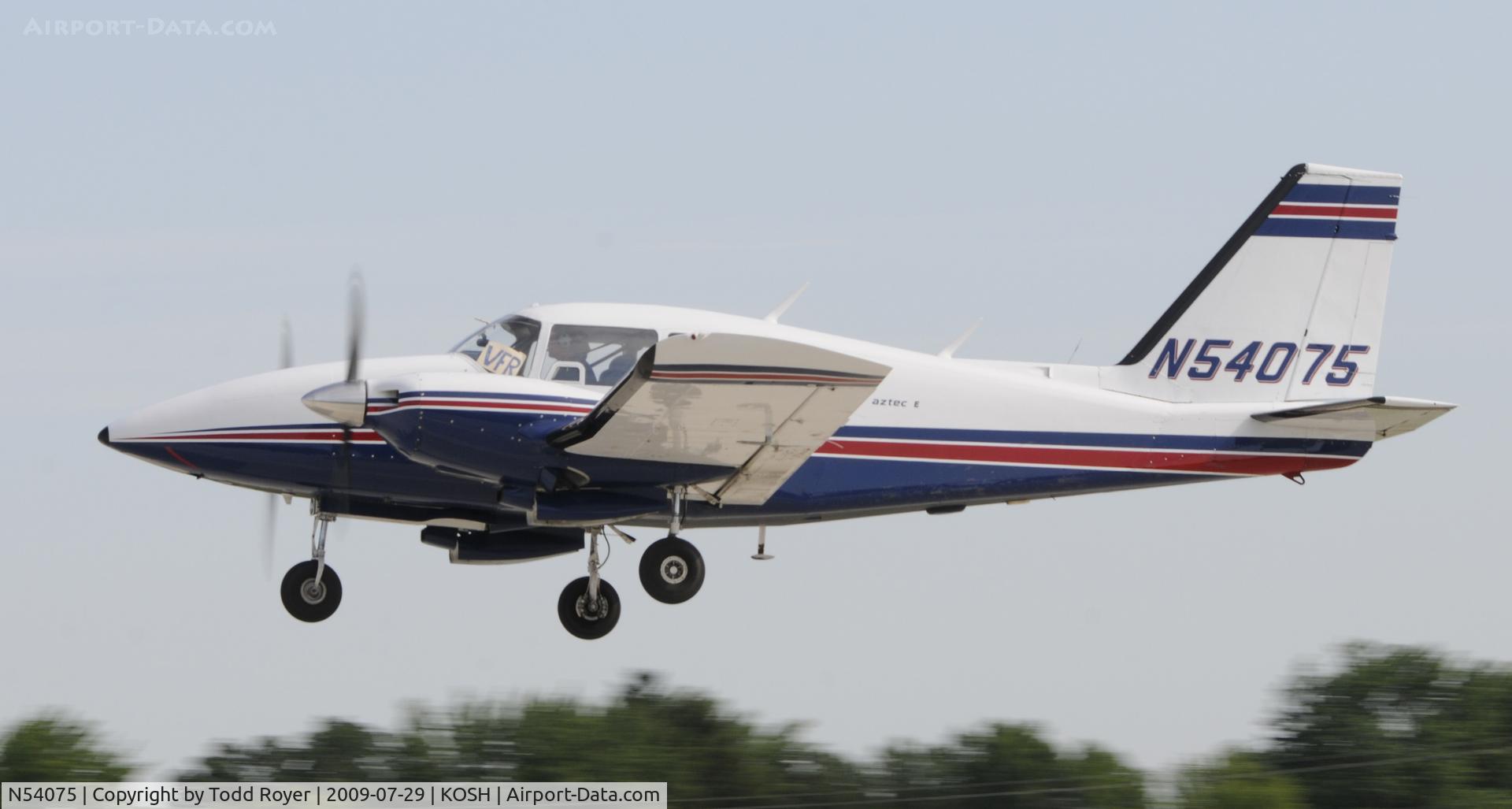 N54075, 1974 Piper PA-23-250 Aztec C/N 27-7405385, EAA AIRVENTURE 2009