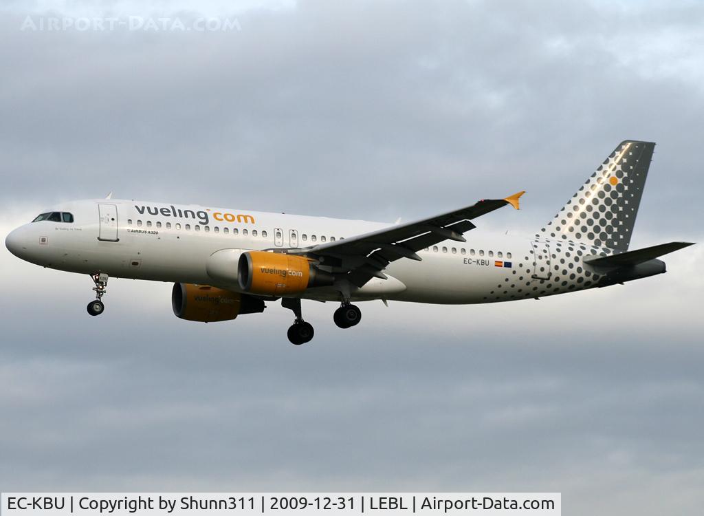 EC-KBU, 2001 Airbus A320-214 C/N 1413, Landing rwy 25R