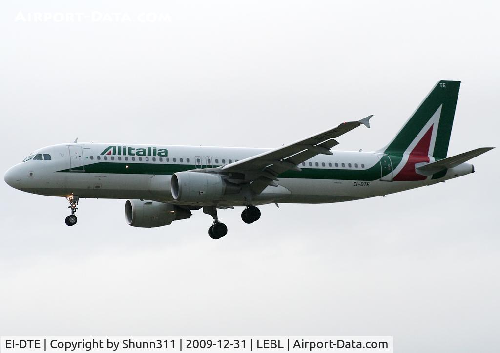EI-DTE, 2009 Airbus A320-216 C/N 3885, Landing rwy 25R