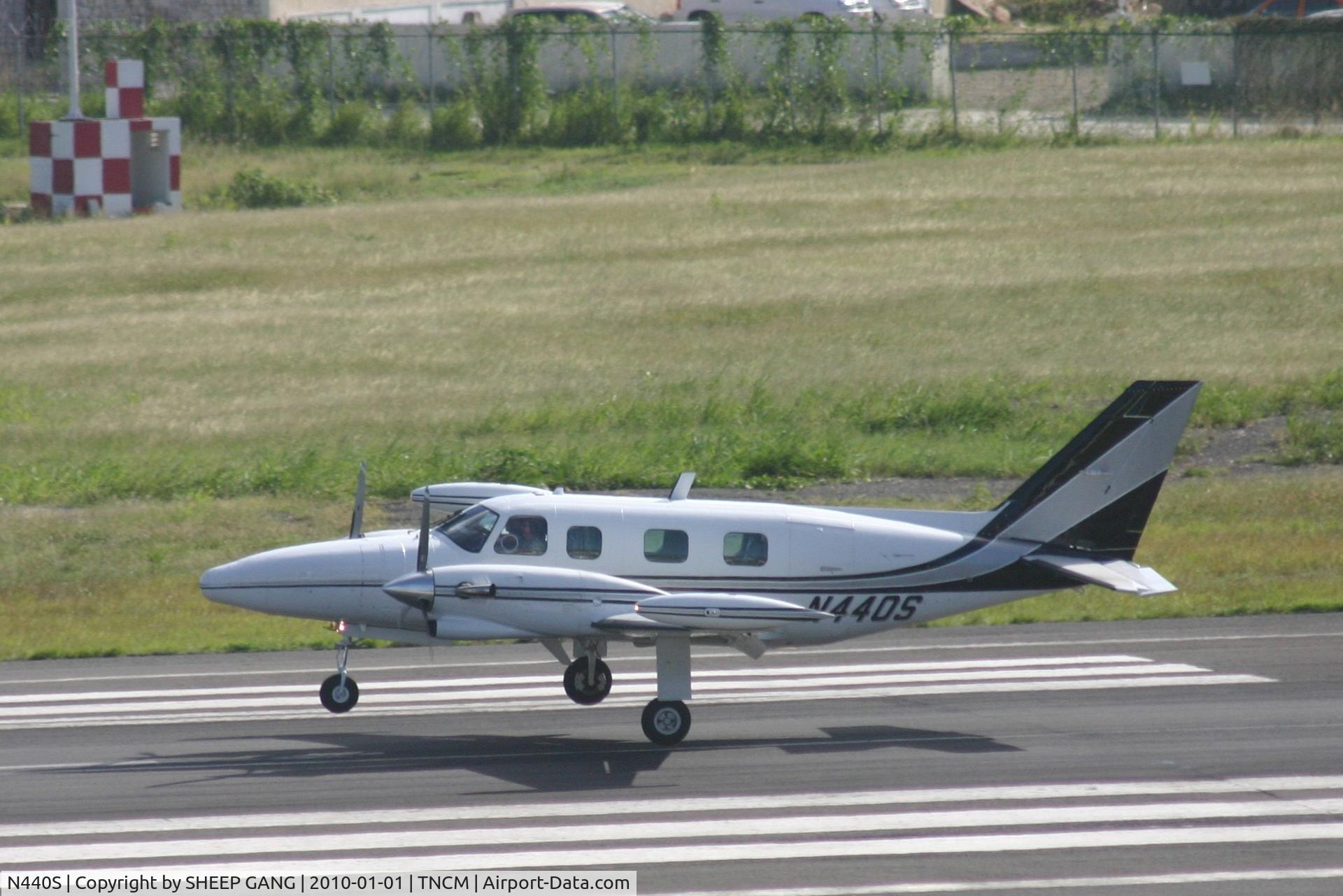 N440S, 1981 Piper PA-31T2 C/N 31T8166016, N440S landing at TNCM