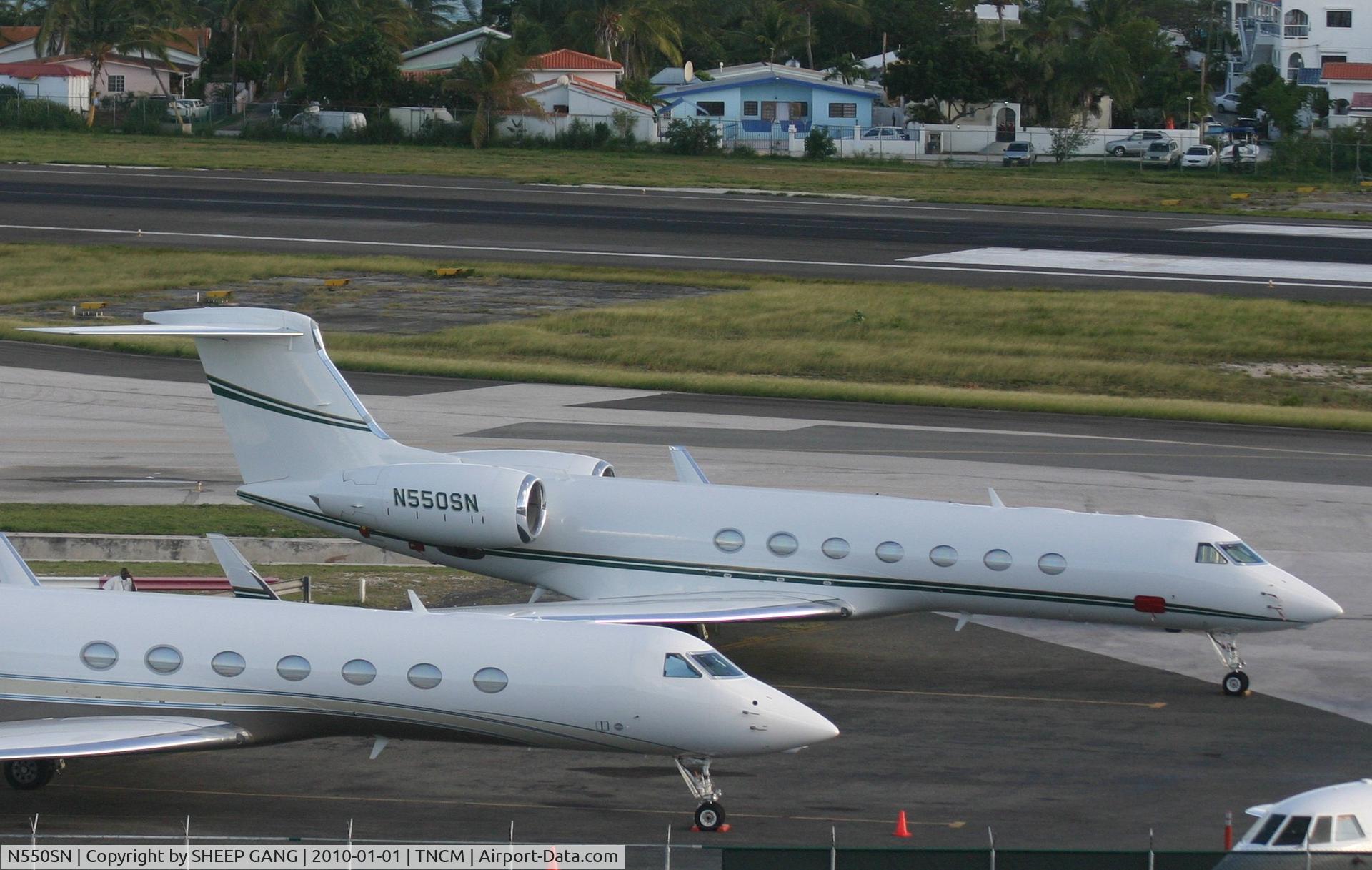 N550SN, 2008 Gulfstream Aerospace GV-SP (G550) C/N 5195, N550SN Park at the Cargo ramp