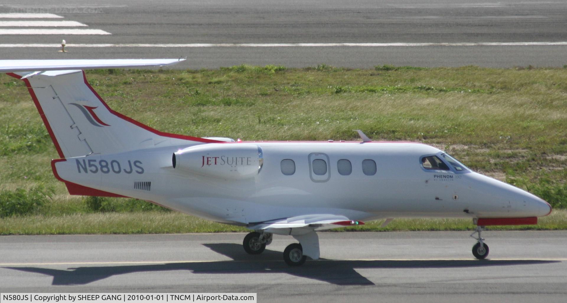 N580JS, 2009 Embraer EMB-500 Phenom 100 C/N 50000079, N580JS holding at the holding point alpha for take off
