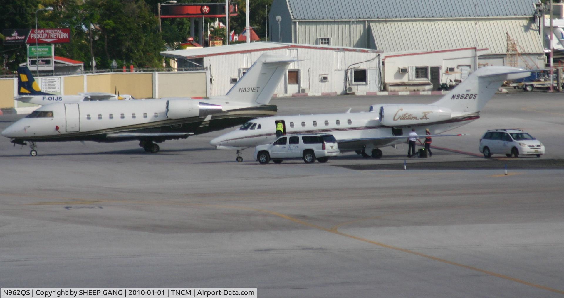 N962QS, 2000 Cessna 750 Citation X C/N 750-0126, N962QS park at the CHARLIE ramp