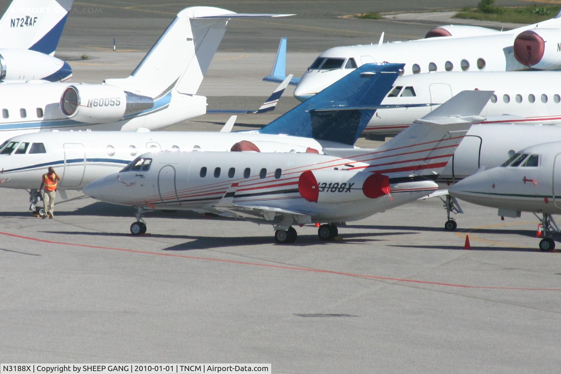 N3188X, 2008 Hawker Beechcraft Hawker 850XP C/N 258980, N3188X park at the FUEL farm
