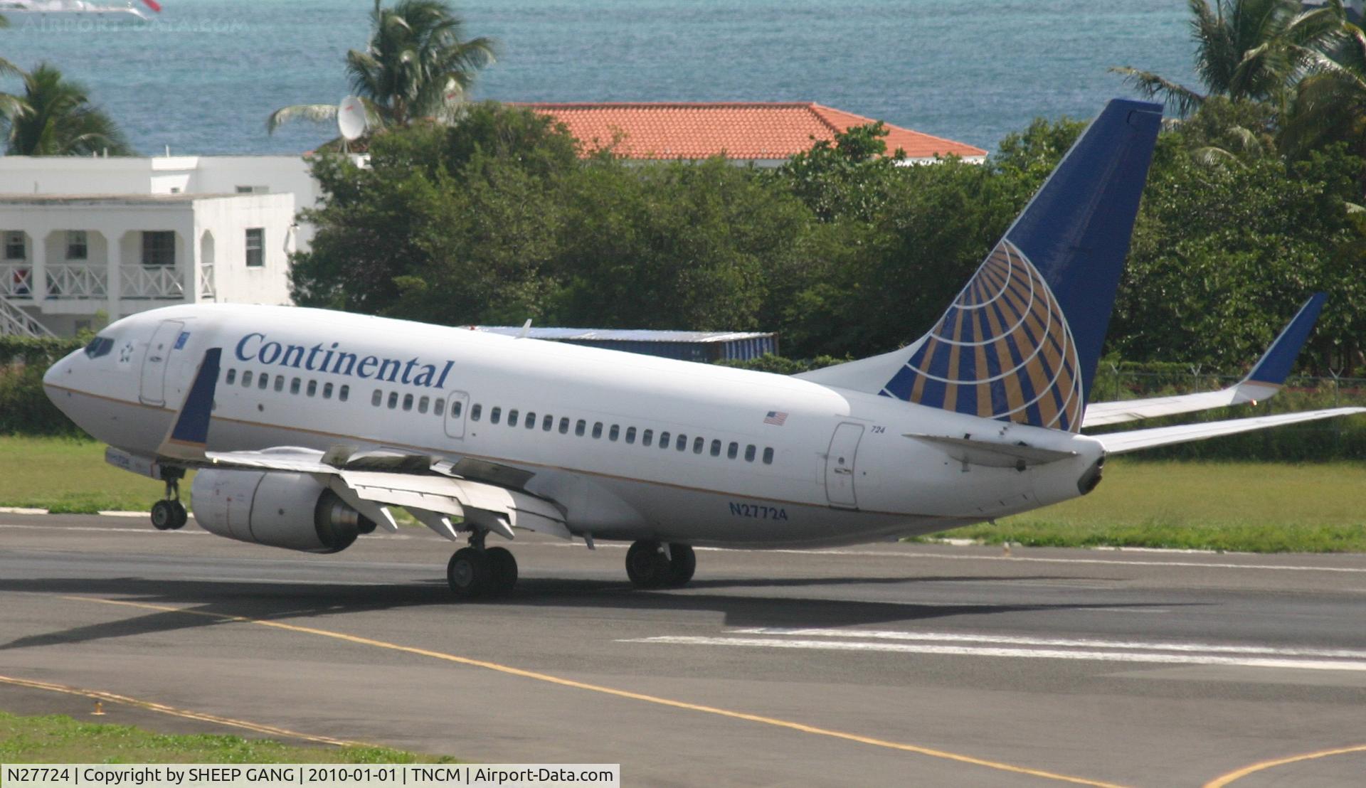 N27724, 1999 Boeing 737-724 C/N 28791, Continental N27724 landing at TNCM