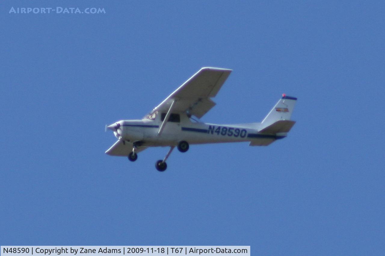 N48590, Cessna 152 C/N 15280920, At Hicks Field, Fort Worth, TX