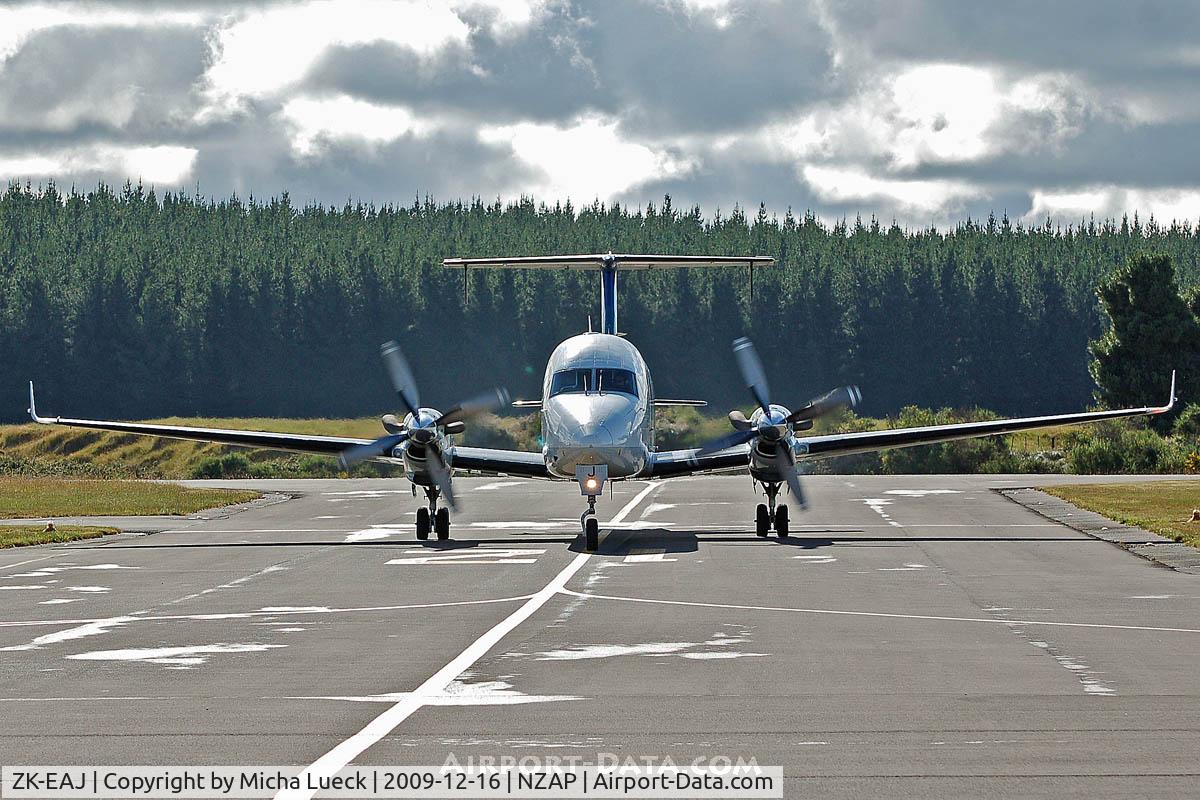 ZK-EAJ, 2002 Raytheon Aircraft Company 1900D C/N UE-433, At Taupo