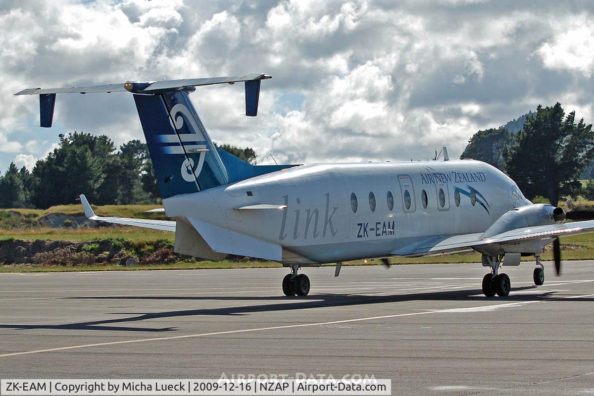 ZK-EAM, 2002 Beech 1900D C/N UE-436, At Taupo