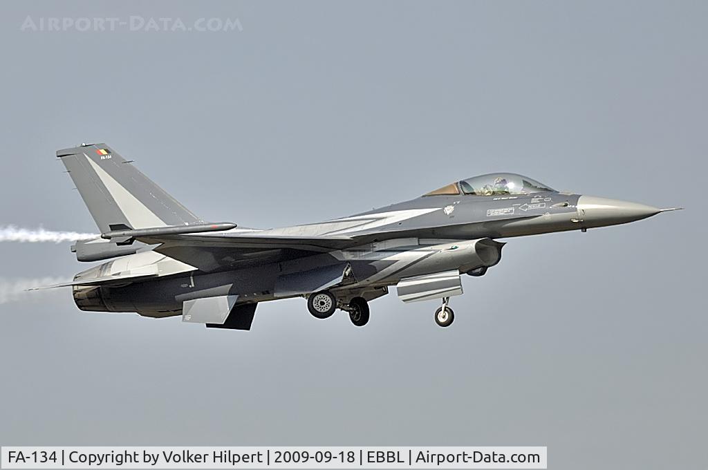 FA-134, SABCA F-16AM Fighting Falcon C/N 6H-134, solo display