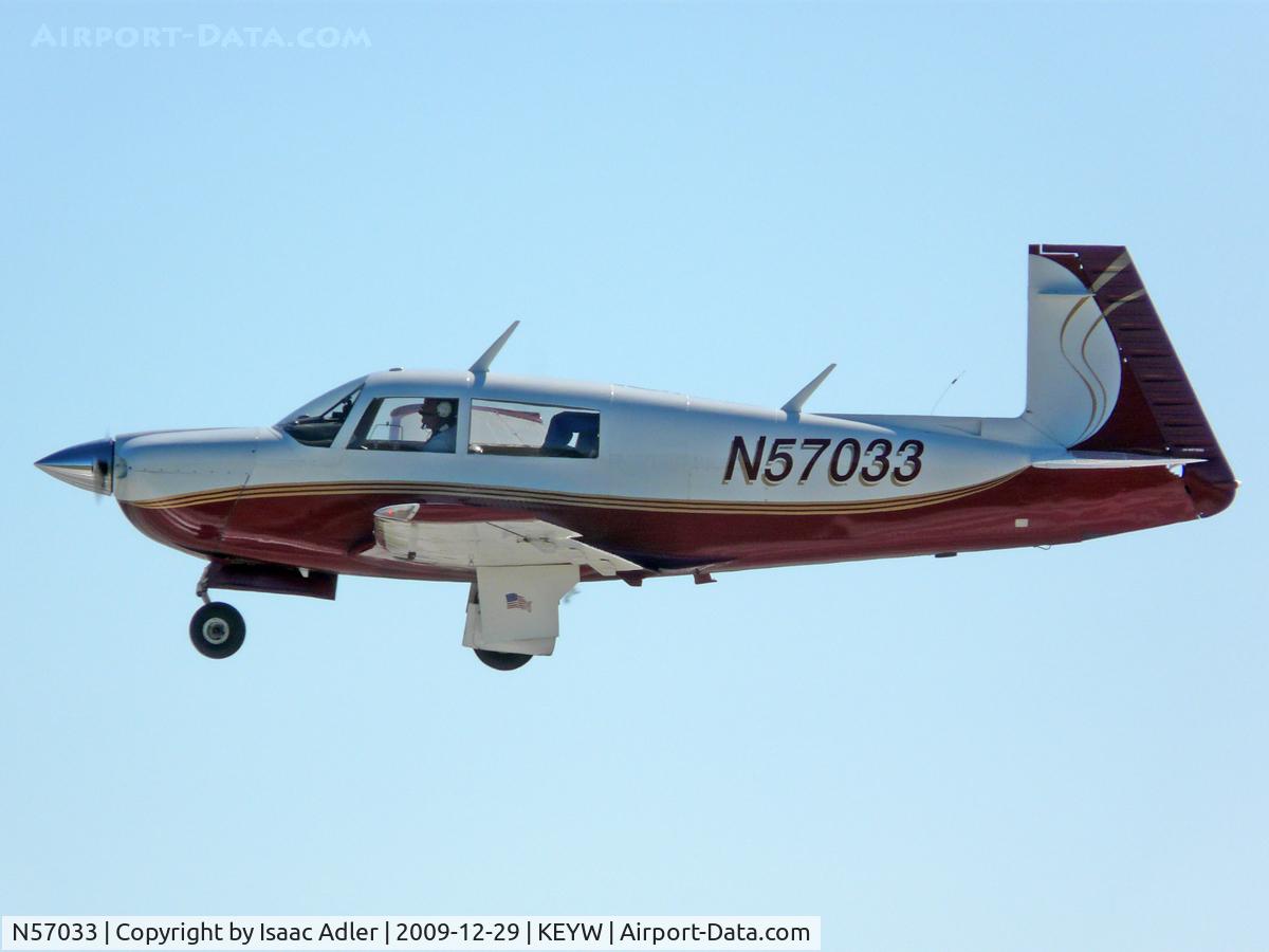 N57033, 1983 Mooney M20J 201 C/N 24-1419, On approach to Key West