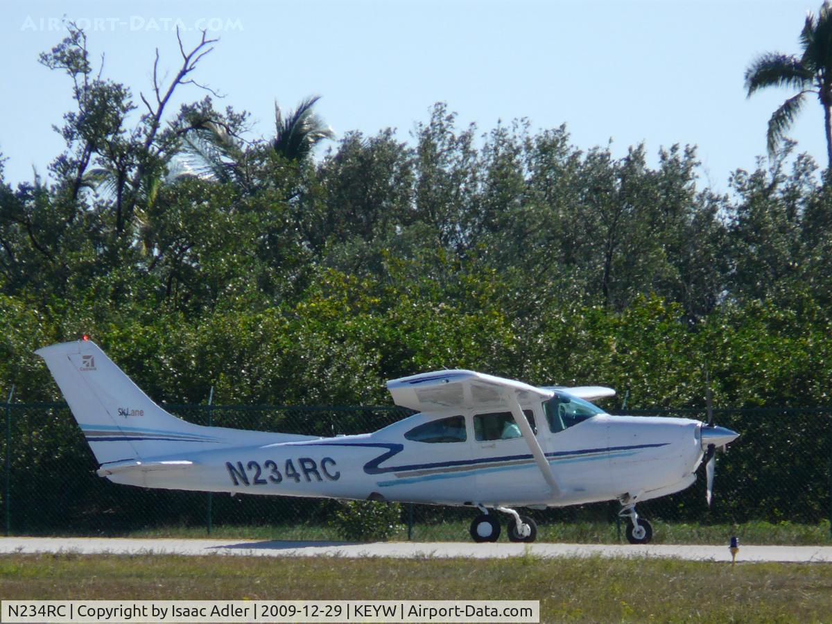 N234RC, 1985 Cessna R182 Skylane RG C/N R18202012, Ready for takeoff