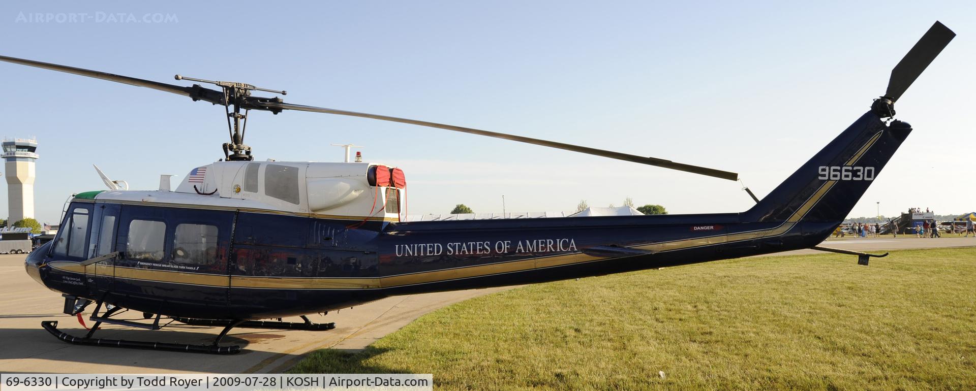 69-6330, Bell UH-1N Iroquois C/N 31069, EAA AIRVENTURE 2009