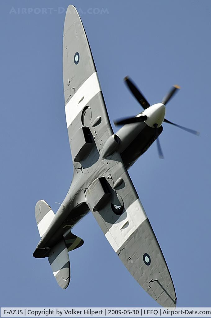 F-AZJS, 1944 Supermarine 389 Spitfire PR.XIX C/N 6S/585110, at lffq