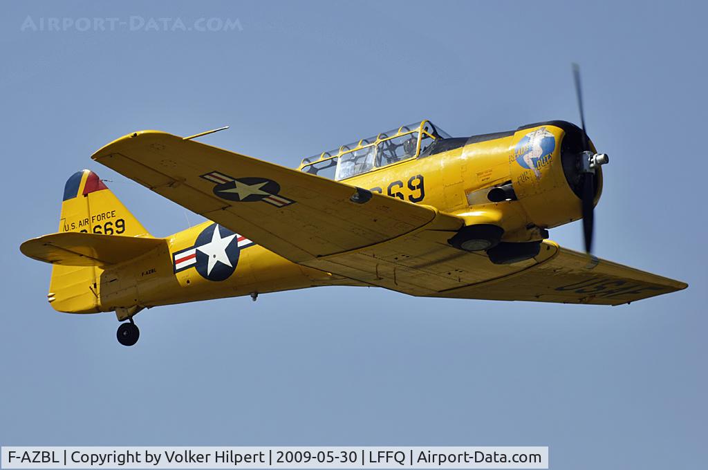 F-AZBL, North American SNJ-5C (AT-6D) Texan Texan C/N 88-17667, at lffq