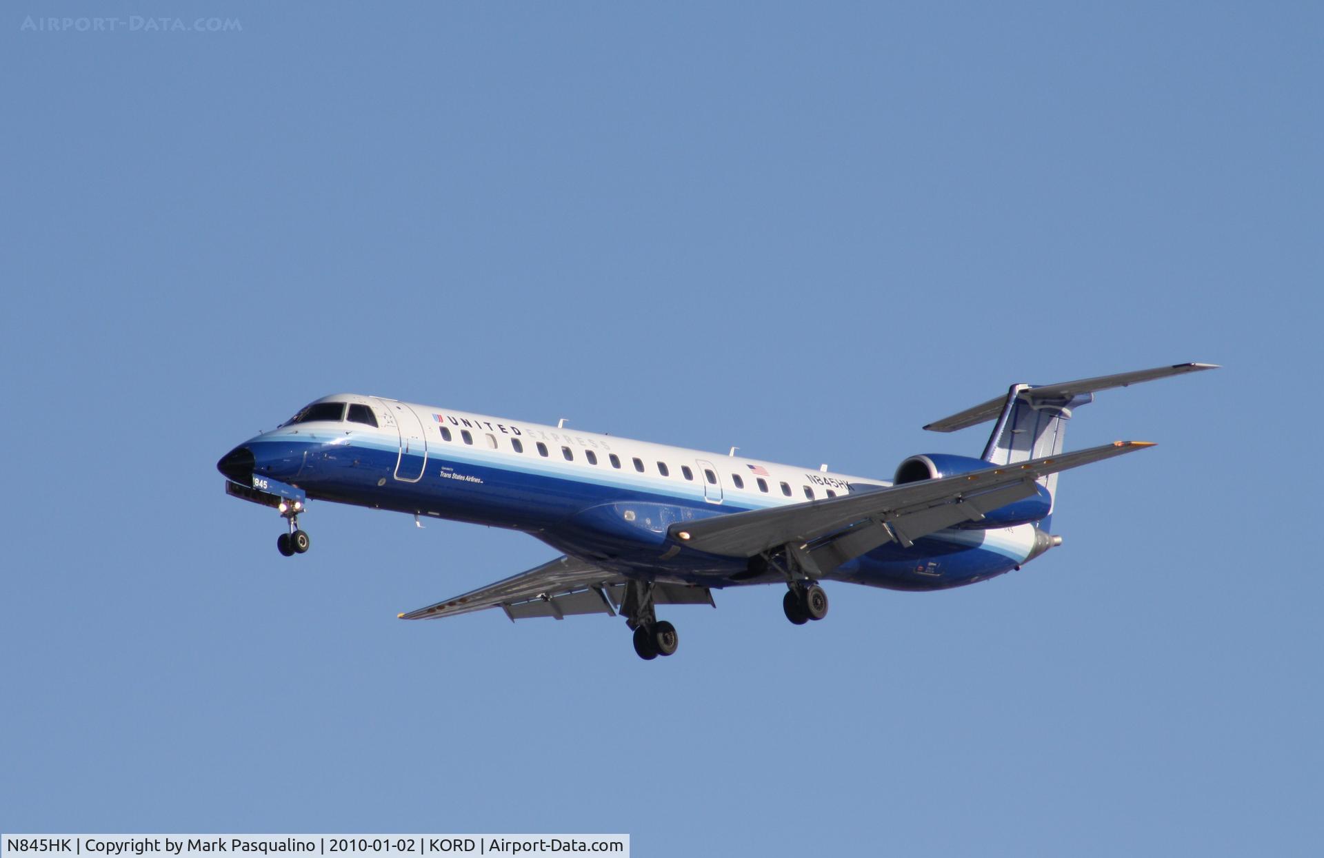 N845HK, 2004 Embraer ERJ-145LR (EMB-145LR) C/N 14500842, EMB-145LR