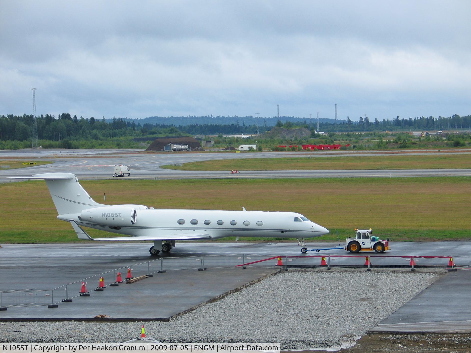 N105ST, 2007 Gulfstream Aerospace GV-SP C/N 5170, N105ST at Gardermoen Airport, Norway