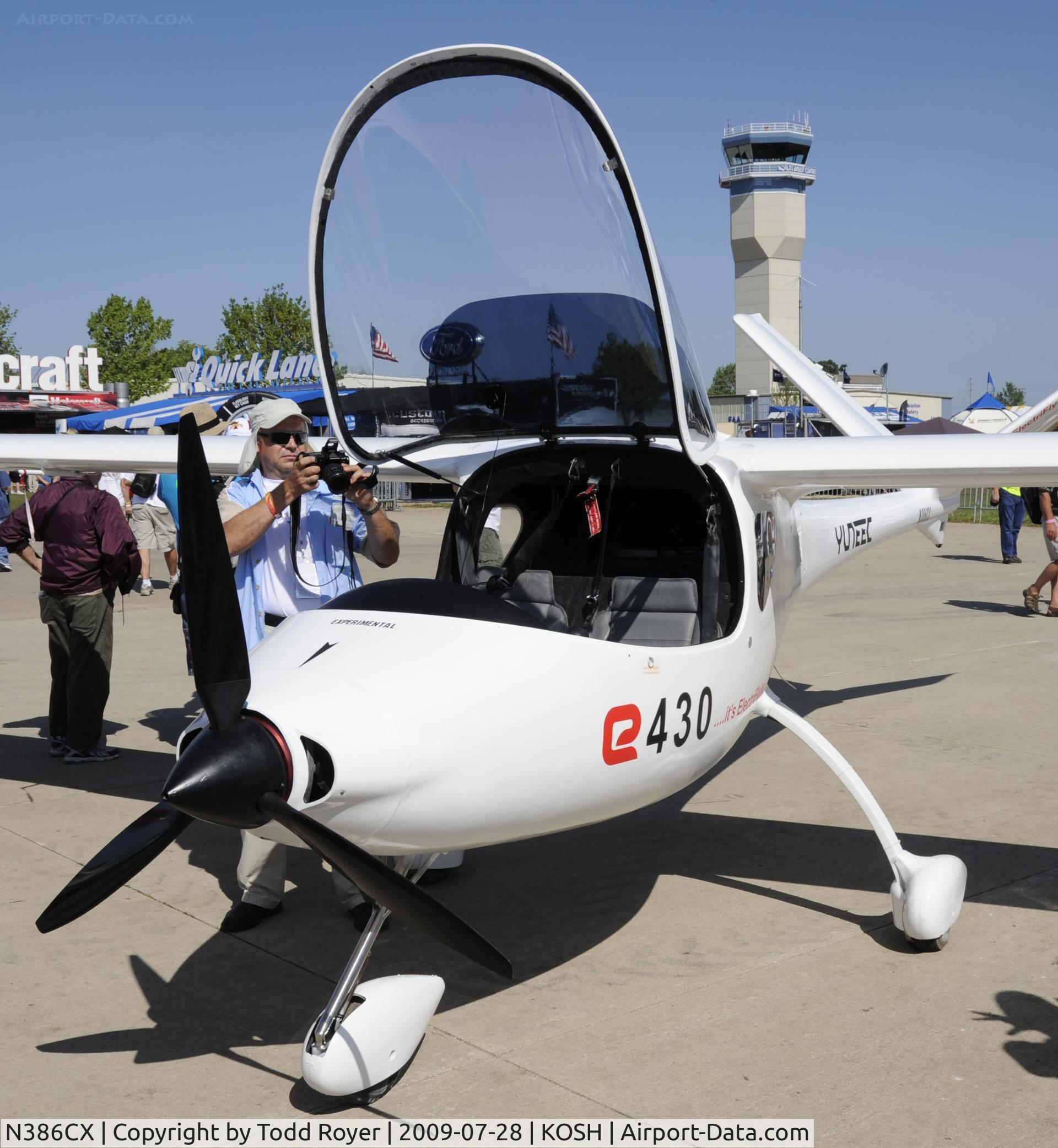 N386CX, Yuneec E430 C/N YN-E430-0905-001, EAA AIRVENTURE 2009