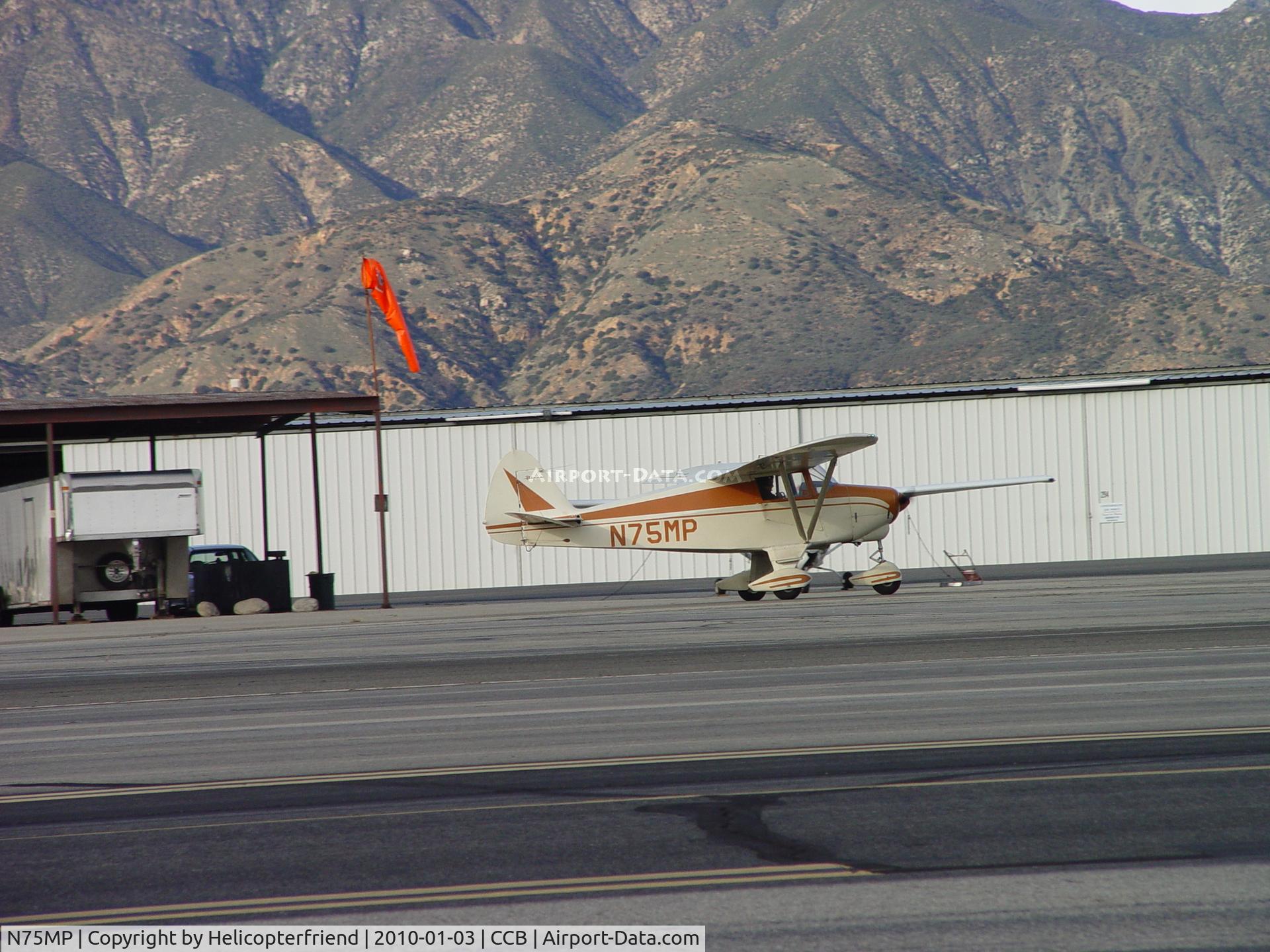 N75MP, Piper PA-22-108 Colt Colt C/N 22-8702, Taxxing to runway 24 for take off