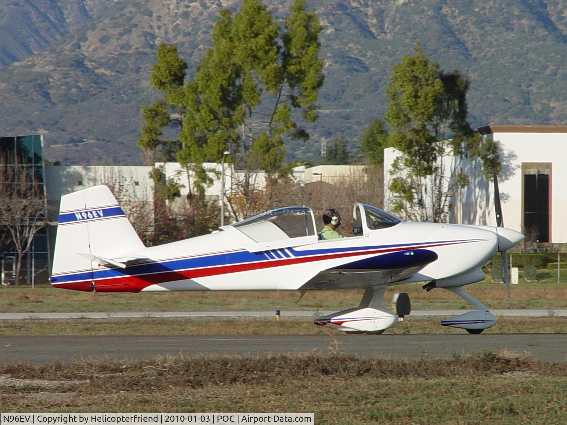 N96EV, 1996 Vans RV-6A C/N 21213, Taxiing to runway 26L only to cross to runway 26R for take off