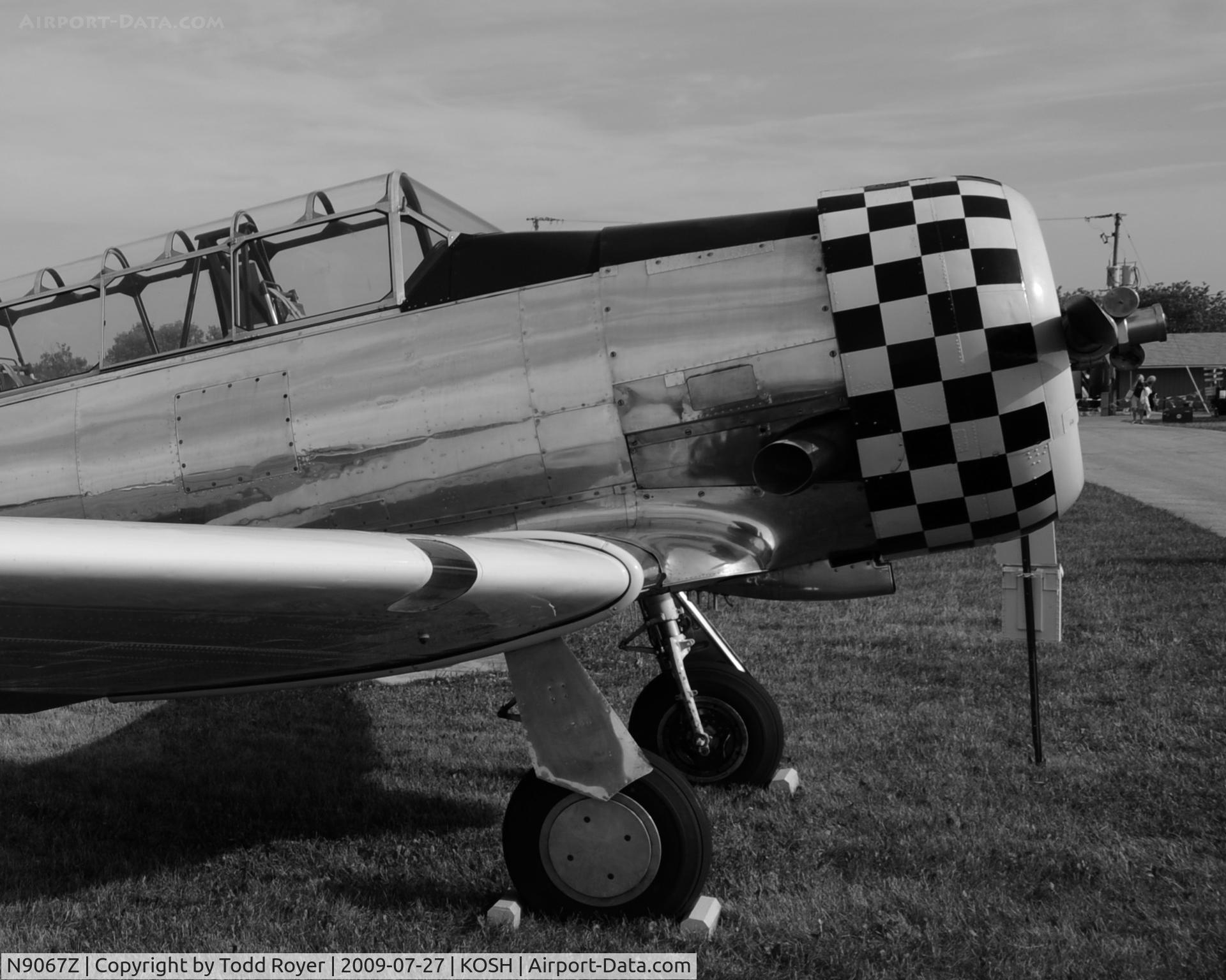 N9067Z, 1949 North American T-6G Texan C/N 168-105, EAA AIRVENTURE 2009